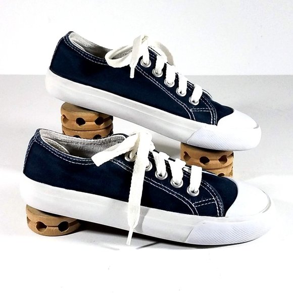 Austin Trading Co Sneakers Size 13 Youth Blue Lace-up - Picture 1 of 9